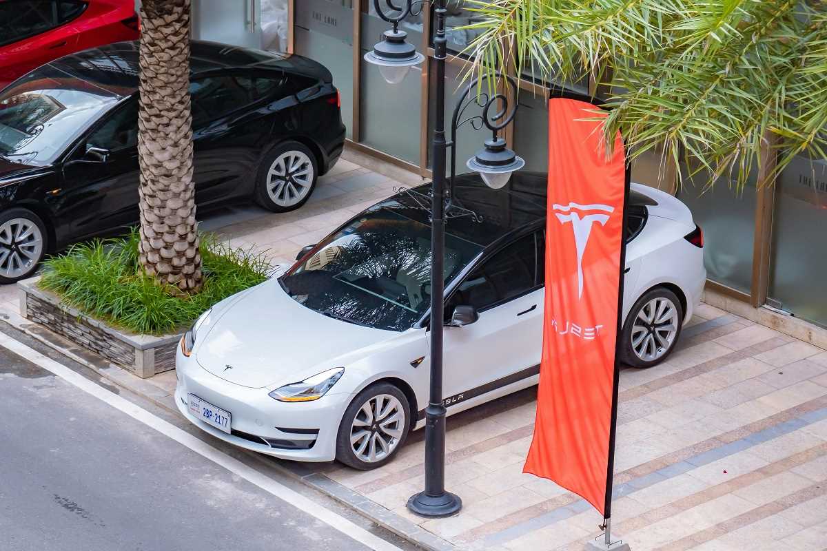 Top Cars for Tech Enthusiasts 