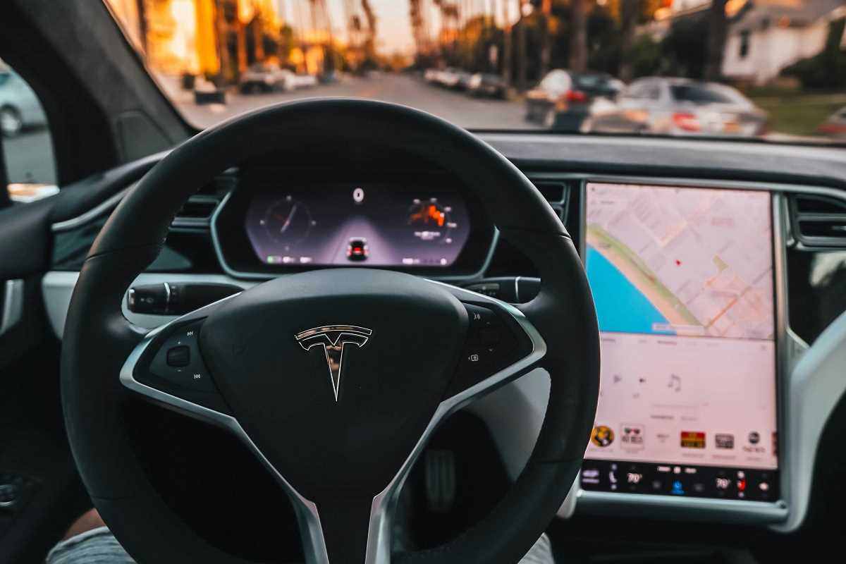 Lidar vs. Radar in Self-Driving Cars: A Tech Comparison  
